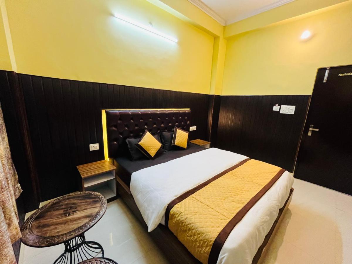 Hotel Manohar Rishīkesh Екстериор снимка